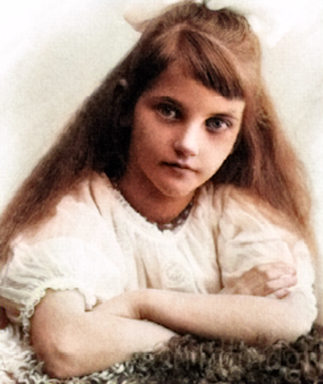 Anne-Marie Ingeström ca 1913-1914, Astrid Lindgrens barndomsvän och verklighetens förebild för Madicken. Färglagt foto.