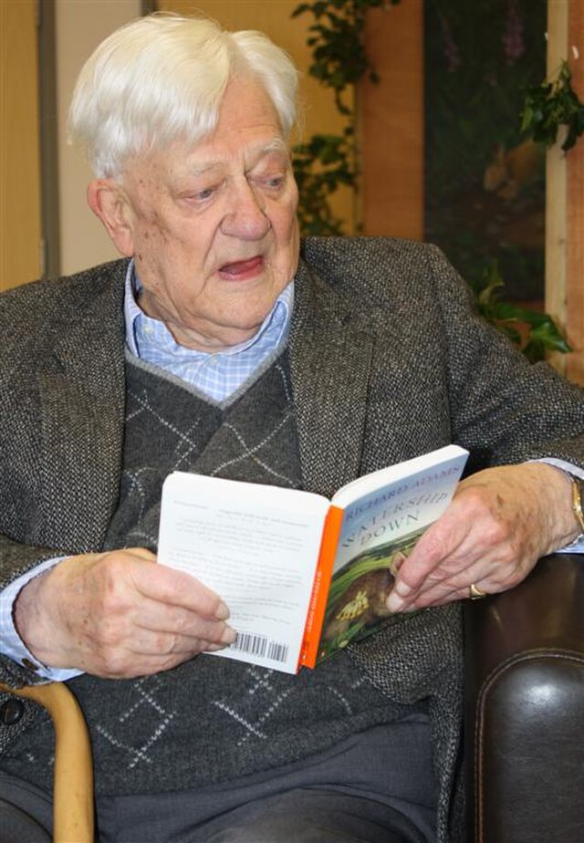 Sammanfattning av Den långa flykten av Richard Adams