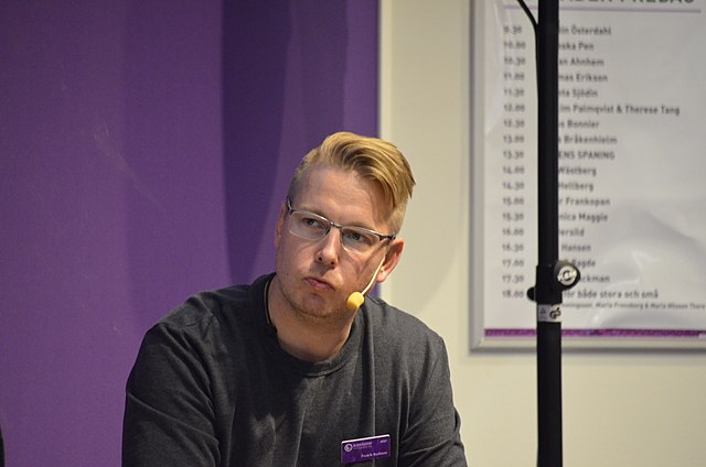 Sammanfattning av Min mormor hälsar och säger förlåt av Fredrik Backman